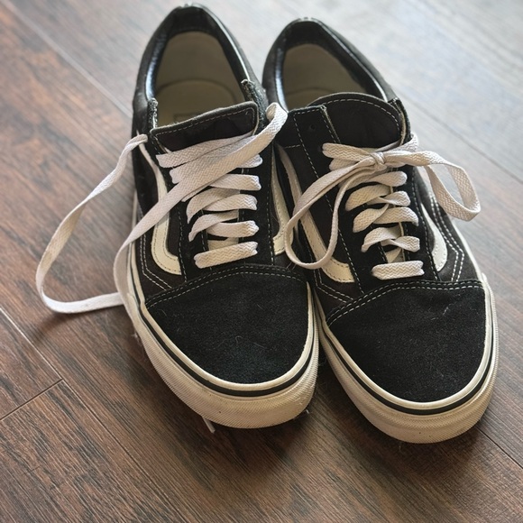 Vans - Picture 2 of 3